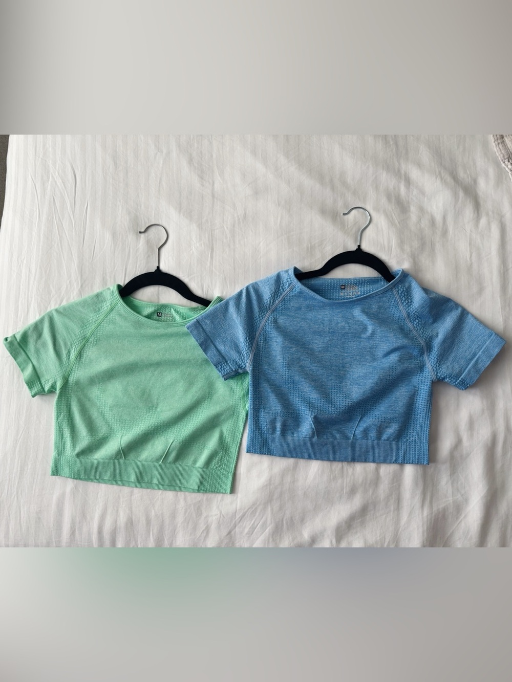 2x Cropped Workout Tops Women Colorful